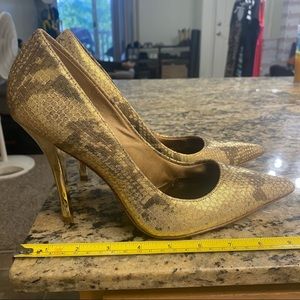 Guess, Guess by Marciano~Size 9.5 Woman Shoe~Womens~Heels